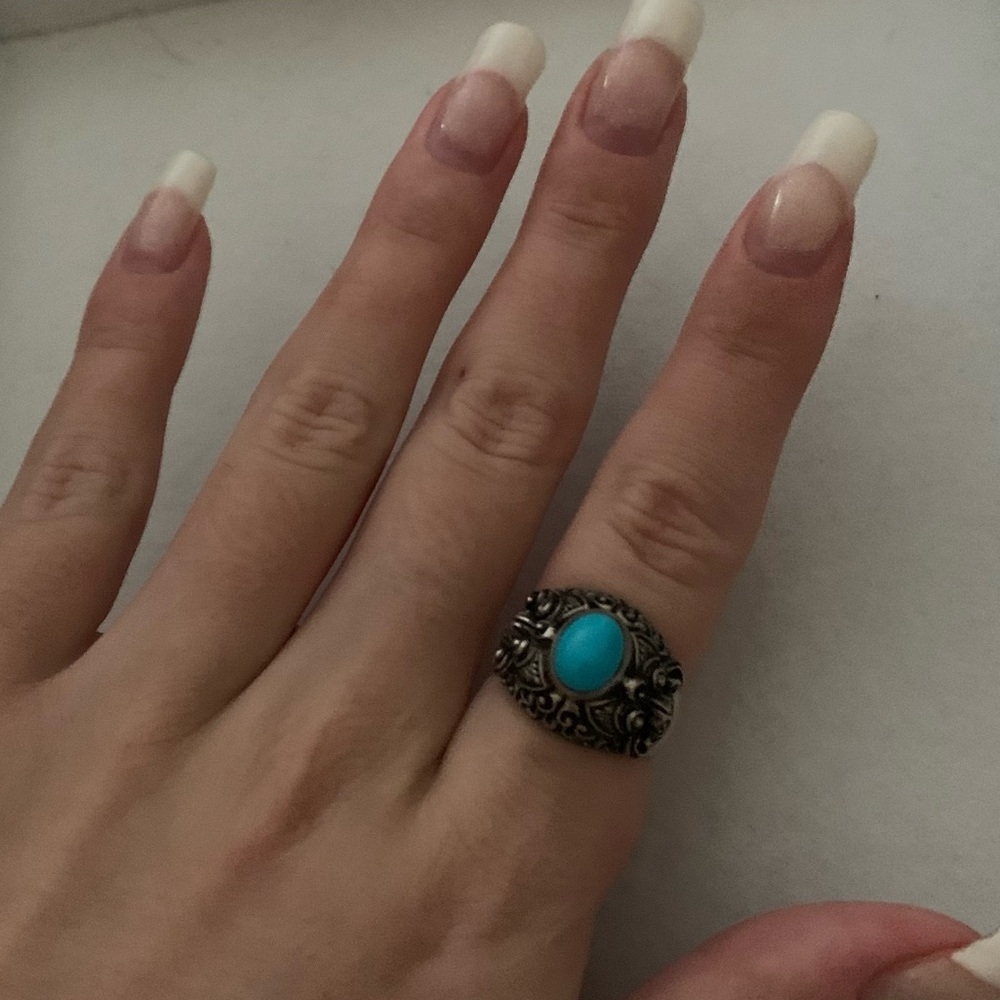 Vintage 925 Sterling Silver Boho Engraved Chunky Ring Turquoise Stone Sz 7.25